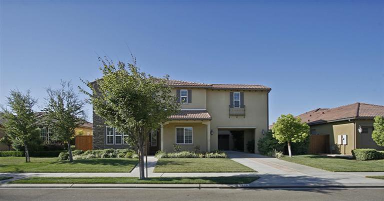 3228 Beverly Ave, Clovis, CA 93619 photo 1