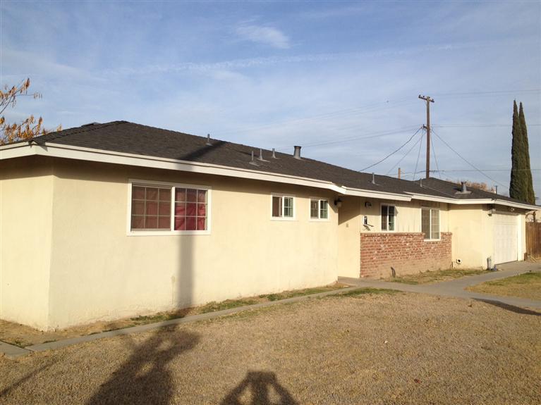 15390 W D St, Kerman, CA 93630 photo 1