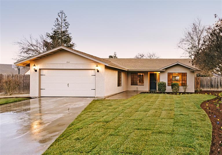 14513 Palm Ct, Kerman, CA 93630 photo 1