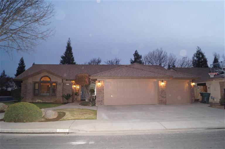 2050 Gibson Ave, Clovis, CA 93611 photo 1