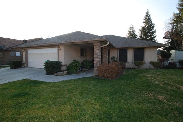 928 Holly Ave, Clovis, CA 93611 photo 1