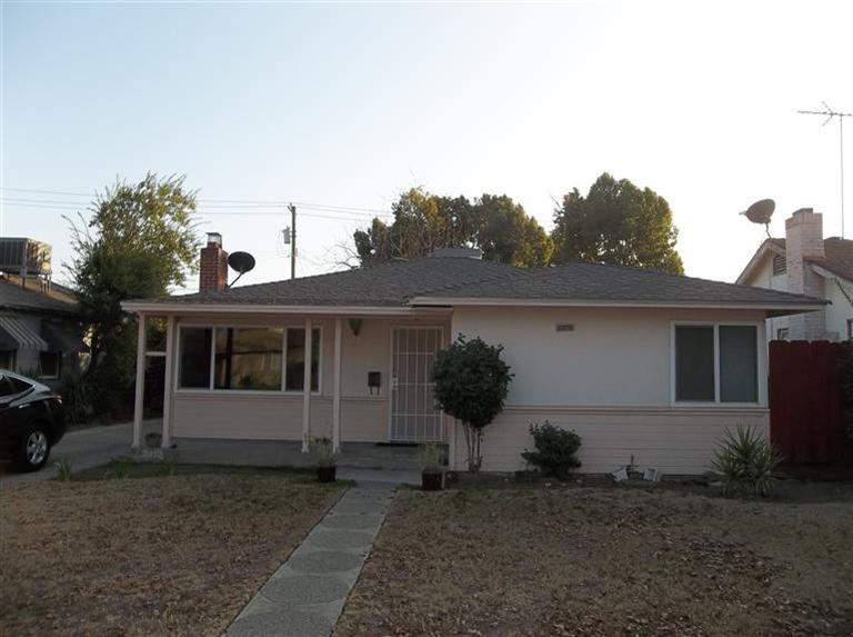 2012 E Michigan Ave, Fresno, CA 93703 photo 1
