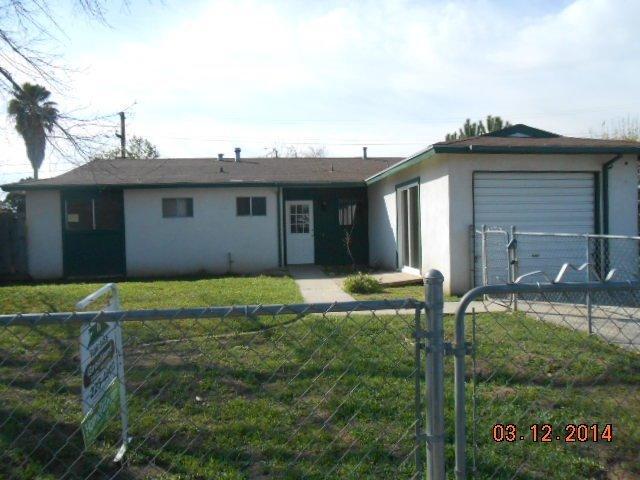 858 Brookside Dr, Clovis, CA 93612 photo 1