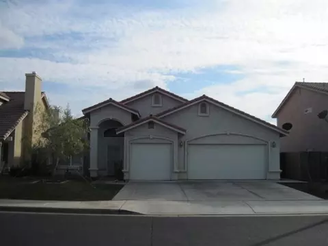 2412 Vartikian Ave, Clovis, CA 93611 photo 1