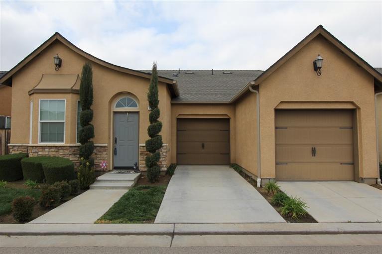3757 Heritage Ln, Clovis, CA 93619 photo 1