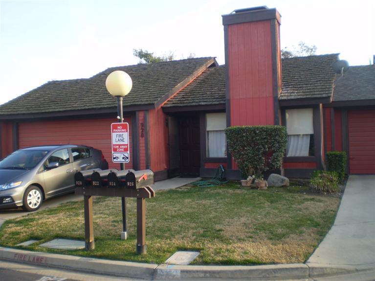 920 E Oakridge Ave, Visalia, CA 93292 photo 1
