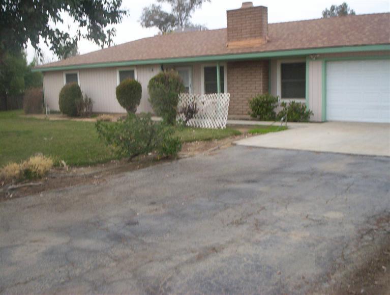 18576 Ridgedale Dr, Madera, CA 93638 photo 1