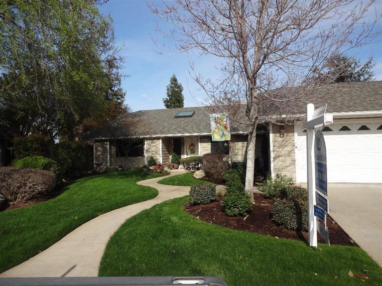 65 Jasmine Ave, Clovis, CA 93611 photo 1