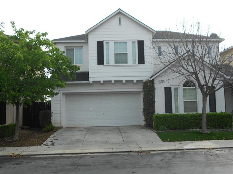 1733 N Mont Blanc Ln, Clovis, CA 93619 photo 1