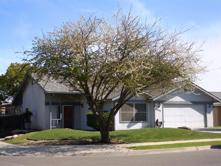 1430 Belinda Dr, Lemoore, CA 93245 photo 1
