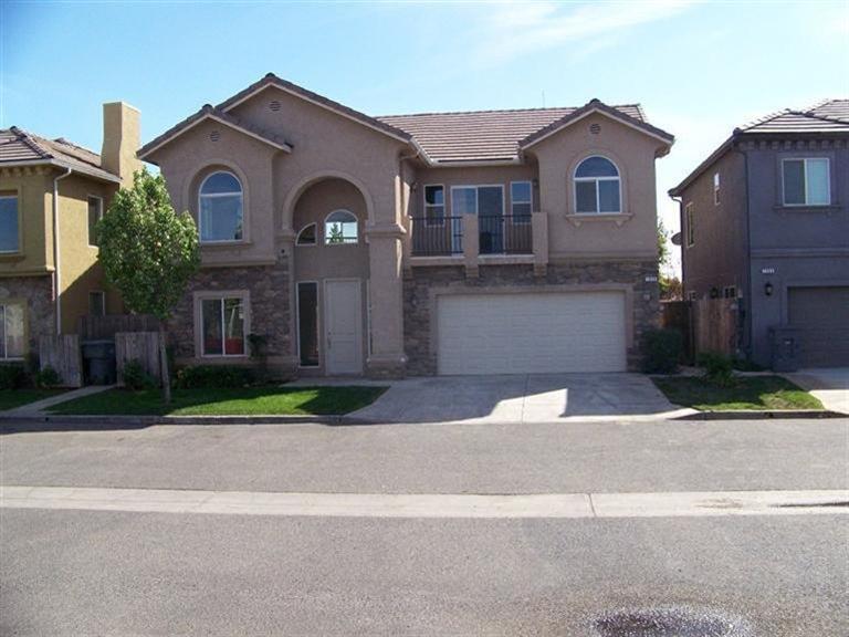 1570 Poe, Clovis, CA 93611 photo 1