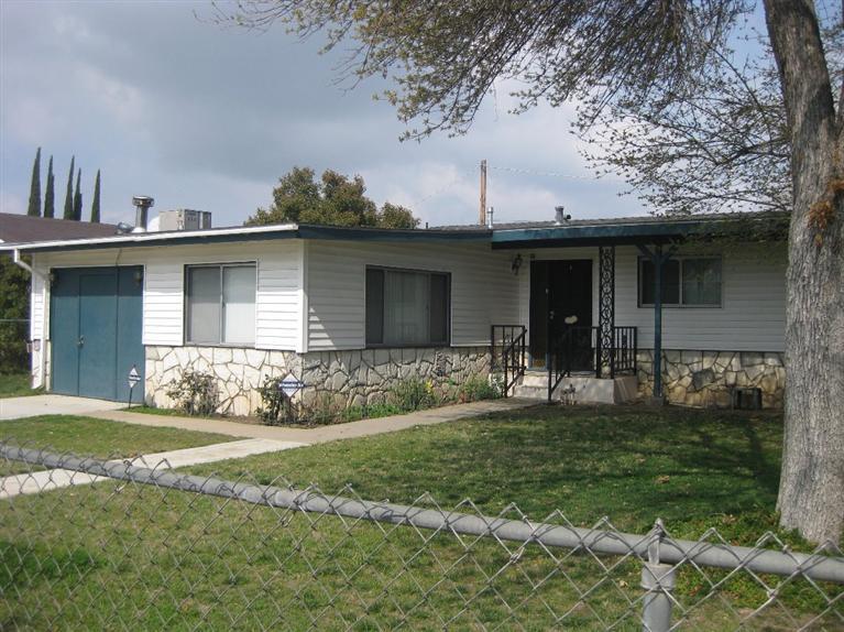 207 Mitchell Ave, Clovis, CA 93612 photo 1
