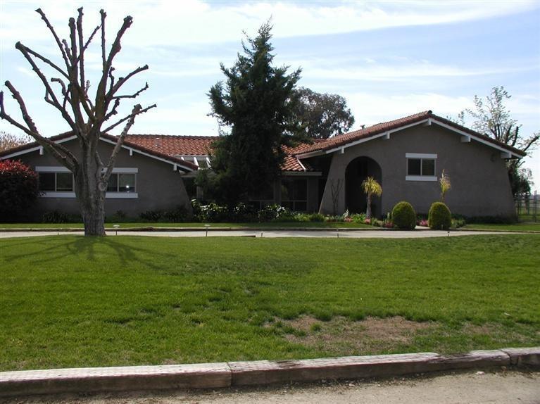 13093 Violet Ln, Clovis, CA 93619 photo 1