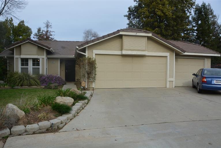 821 Whittier Ave, Clovis, CA 93611 photo 1