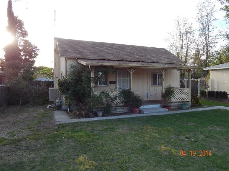 148 Woodworth Ave, Clovis, CA 93612 photo 1