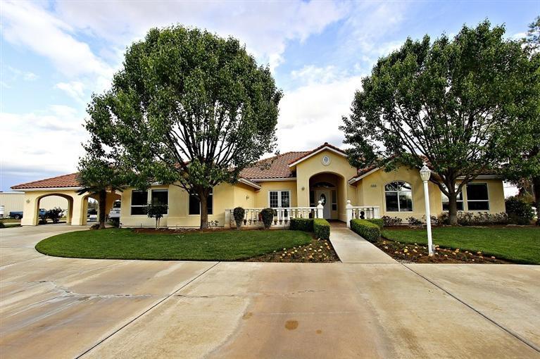 5926 N Amber Ave, Clovis, CA 93619 photo 1