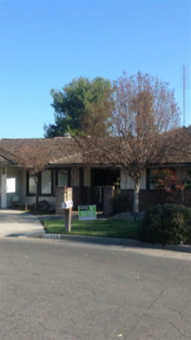 1905 Westwood Pl, Madera, CA 93637 photo 1