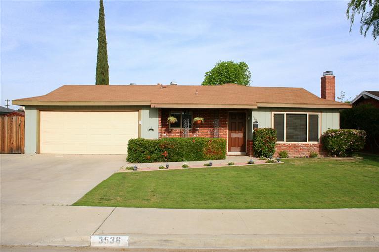 3536 Howard St, Selma, CA 93662 photo 1