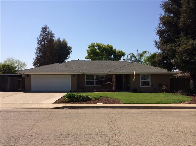 765 E Ann Dr, Reedley, CA 93654 photo 1