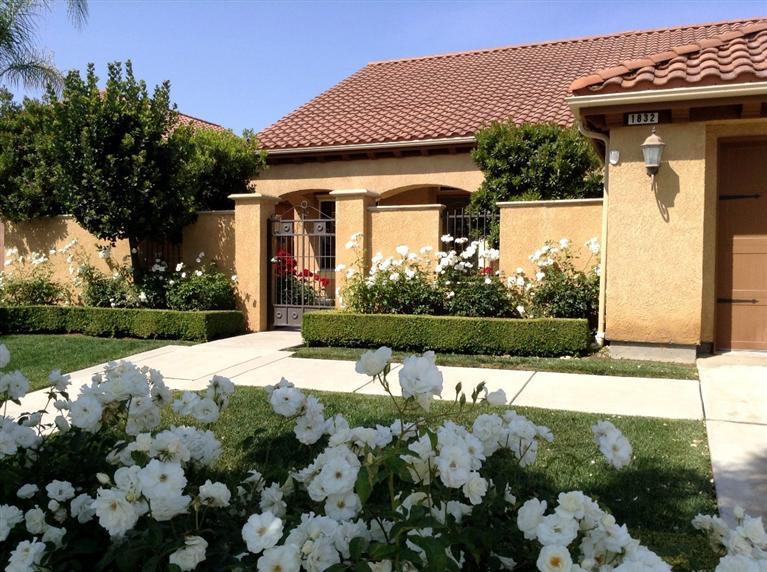 1832 N Nadine Ave, Clovis, CA 93619 photo 1