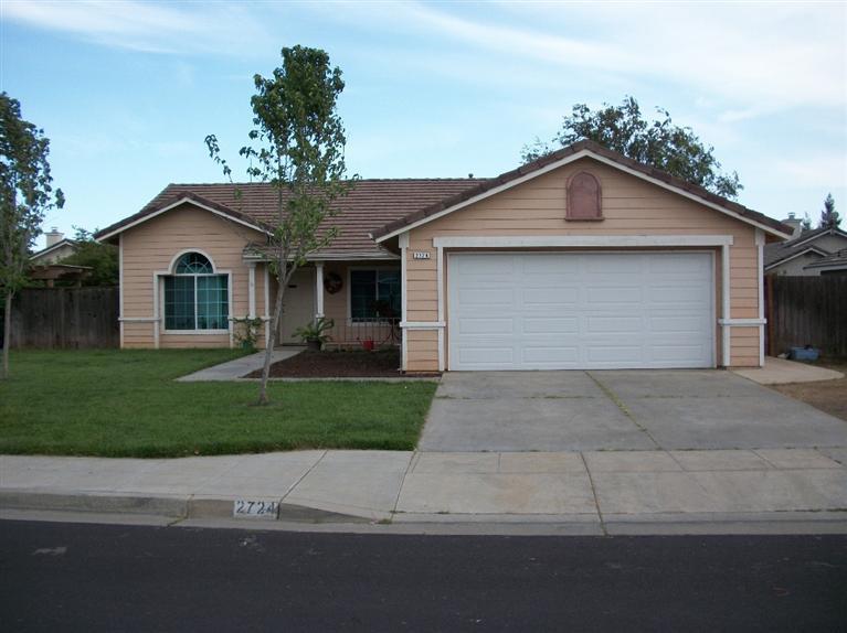 2724 Dennis Ave, Clovis, CA 93611 photo 1