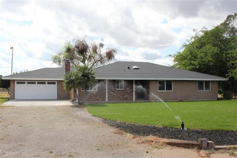13343 E Ashlan Ave, Sanger, CA 93657 photo 1