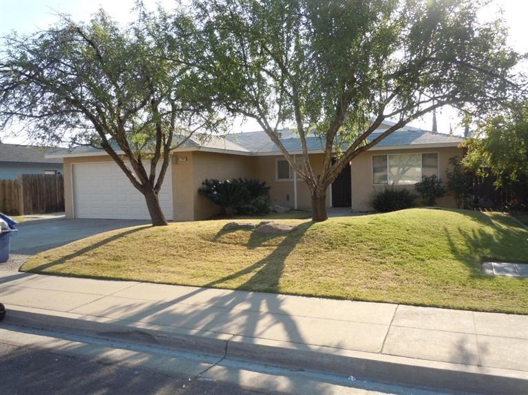 1640 Cherry Ln, Clovis, CA 93612 photo 1