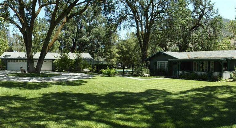 25859 E Trimmer Springs Rd, Sanger, CA 93657 photo 1