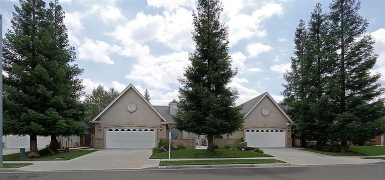 326 W Warwick Ave, Clovis, CA 93619 photo 1