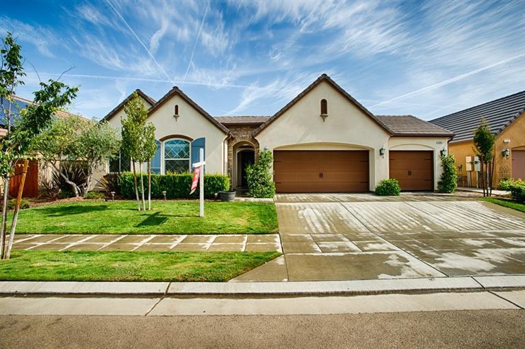 4063 Serena Ave, Clovis, CA 93619 photo 1