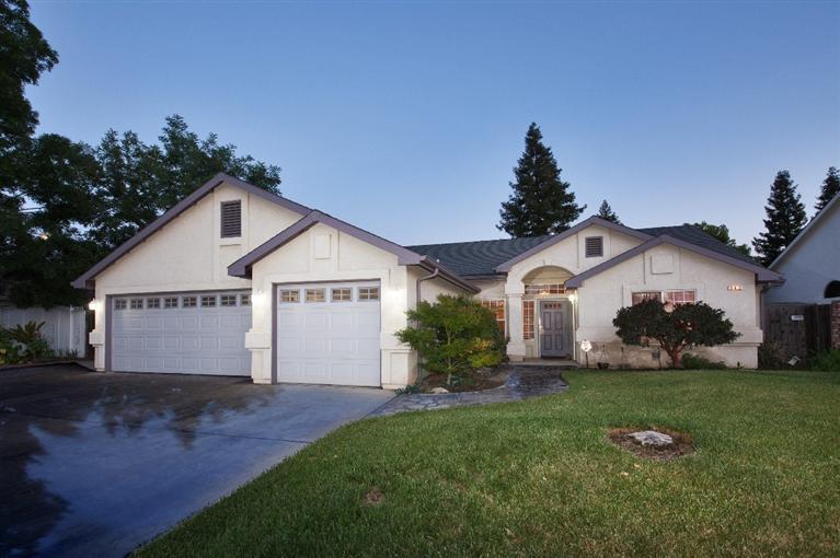 342 W Goshen Ave, Clovis, CA 93611 photo 1