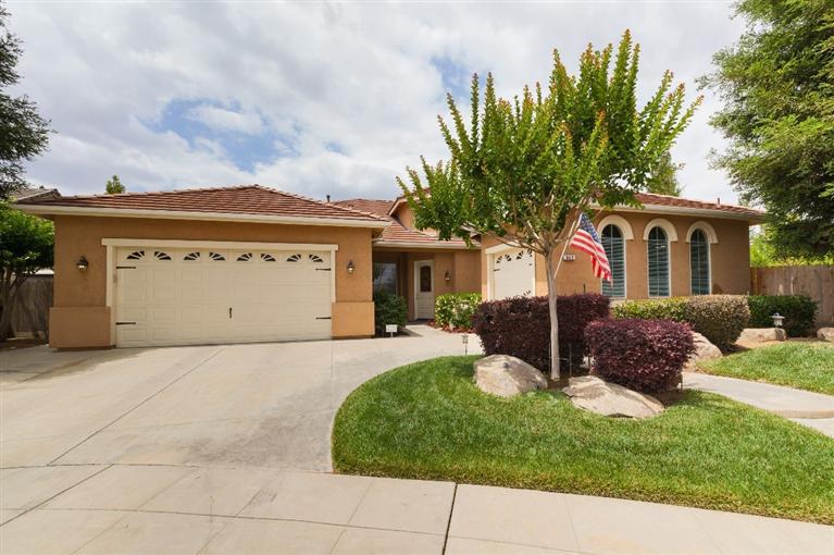 842 Carson Ave, Clovis, CA 93611 photo 1