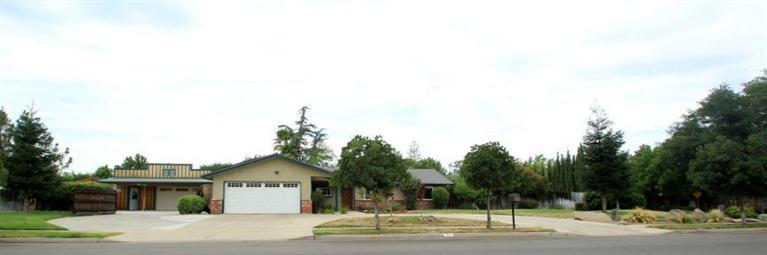 92 N Peach Ave, Clovis, CA 93612 photo 1