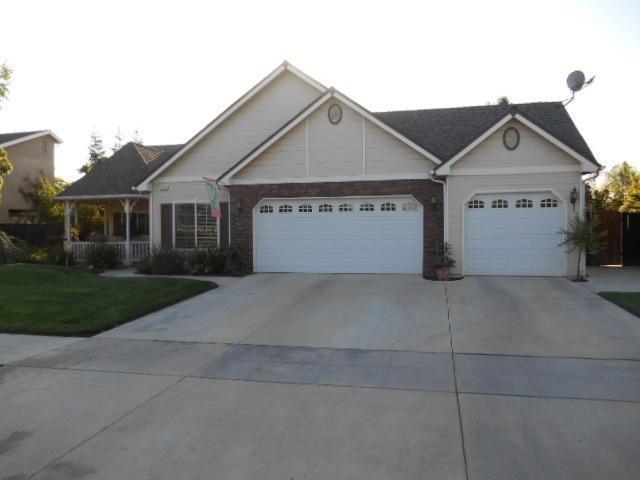 1733 N Dewitt Ave, Clovis, CA 93619 photo 1