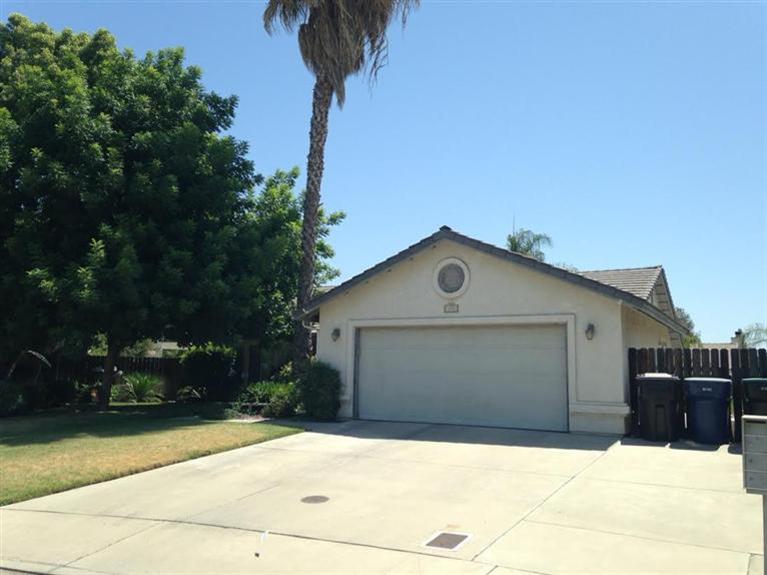 3930 Snyder St, Selma, CA 93662 photo 1