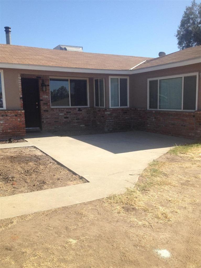 12217 E Clinton Ave, Sanger, CA 93657 photo 1