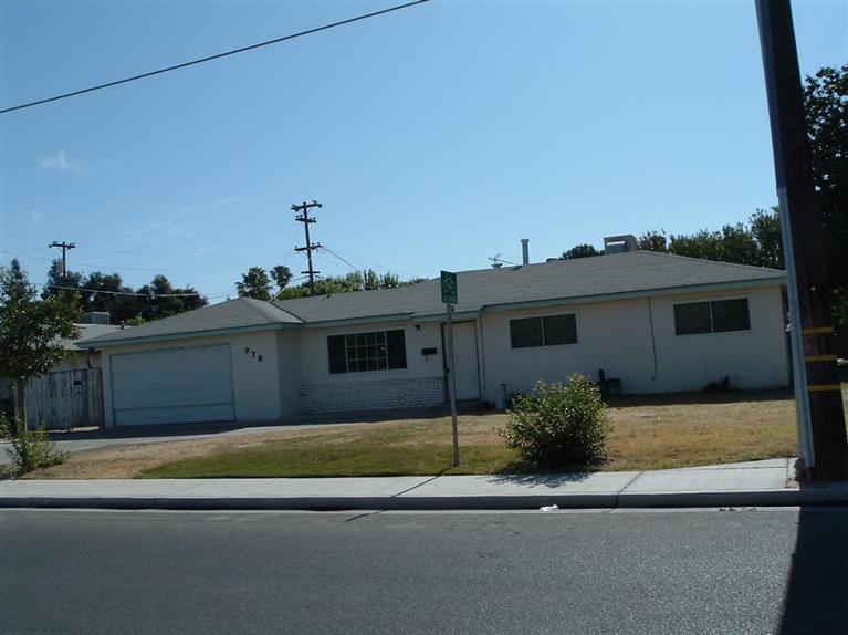 978 S Del Norte Ave, Kerman, CA 93630 photo 1
