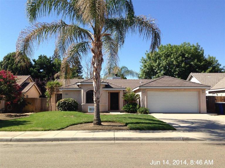 2239 Oak St, Selma, CA 93662 photo 1