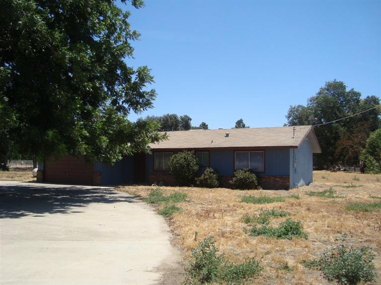 3720 S Channel Rd, Sanger, CA 93657 photo 1