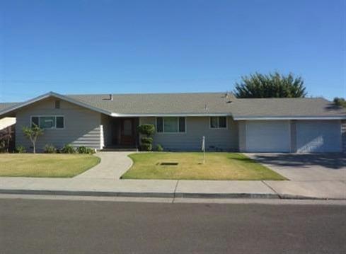 1255 Pine St, Selma, CA 93662 photo 1