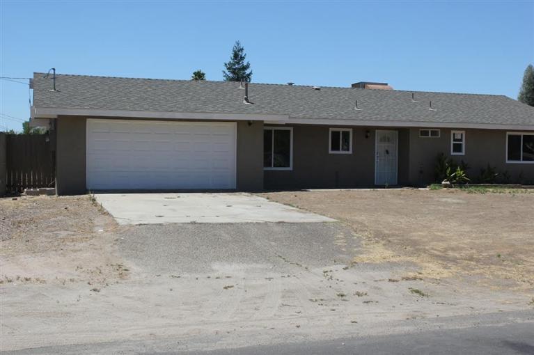 17762 Rodeo Dr, Madera, CA 93638 photo 1