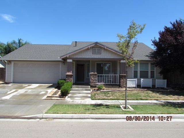 1937 E Cherry Ln, Reedley, CA 93654 photo 1