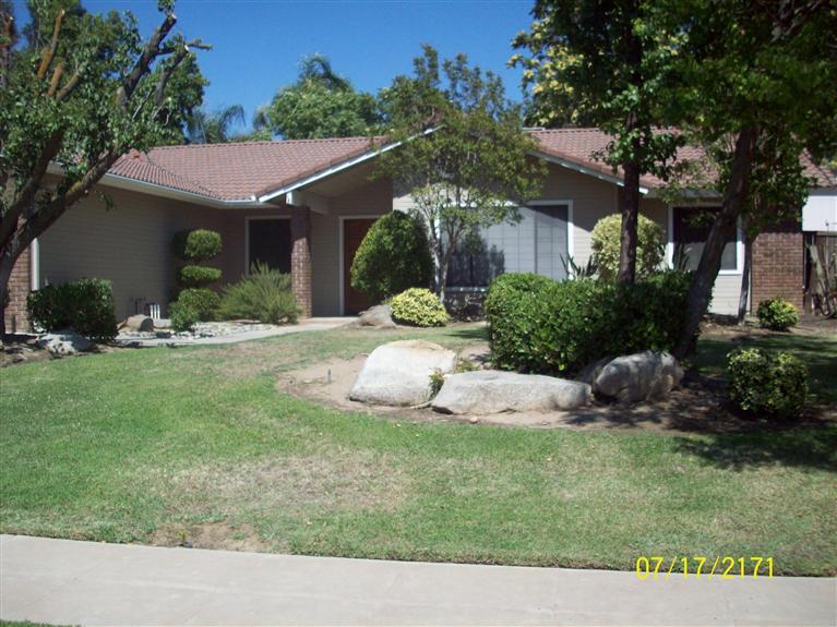 257 Armstrong Ave, Clovis, CA 93611 photo 1