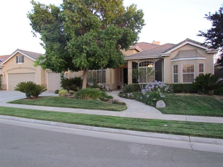 276 Richmond Ave, Clovis, CA 93619 photo 1