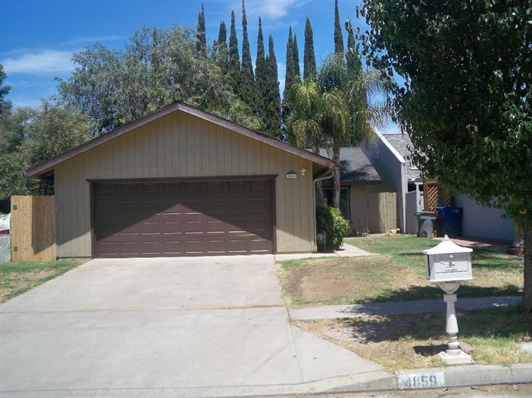 4859 E Weldon Ave, Fresno, CA 93703 photo 1