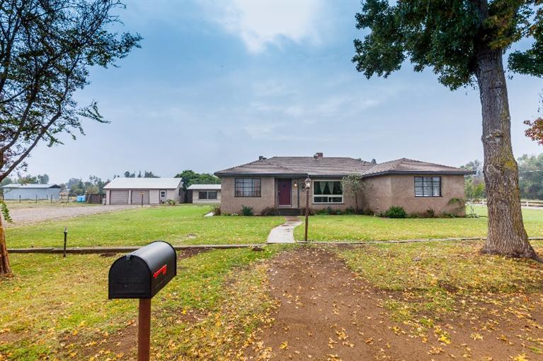 14031 E Ashlan Ave, Sanger, CA 93657 photo 1