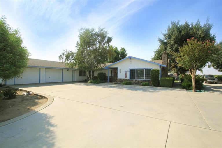 13027 E Nebraska Ave, Selma, CA 93662 photo 1