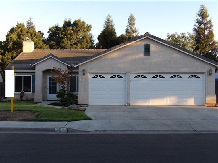 2591 E Christopher Dr, Fresno, CA 93720 photo 1