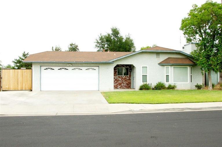 1759 Ashcroft Ave, Clovis, CA 93611 photo 1