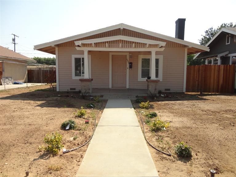 1331 D St, Reedley, CA 93654 photo 1